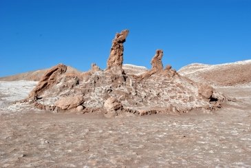 Formacja skalna o nazwie 3 Marie, jedna niestety się przewróciła przez nieuwagę turysty.