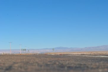 Droga nr 23 przebiegająca przez solnisko Salar de Atacama.