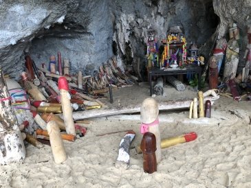 PhraNang Cave Beach