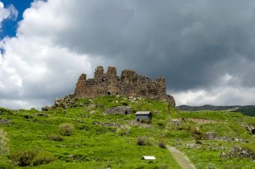 Vahramaschen Church i Amberd Fortess