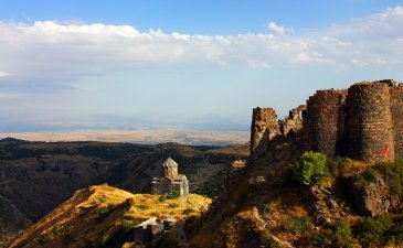 Vahramaschen Church i Amberd Fortess