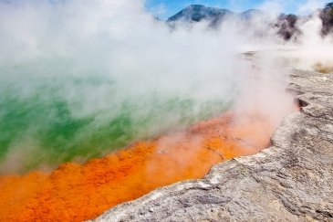 Thermal lake Champagne Pool