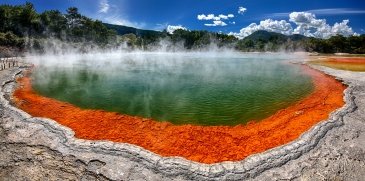 Thermal lake Champagne Pool