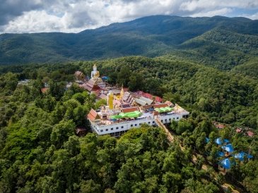 Wat Phra Thai Doi Kham Temple