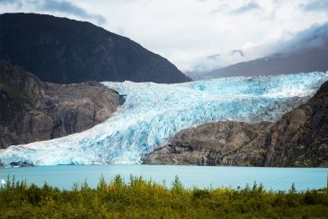 .Mendenhall Glacier