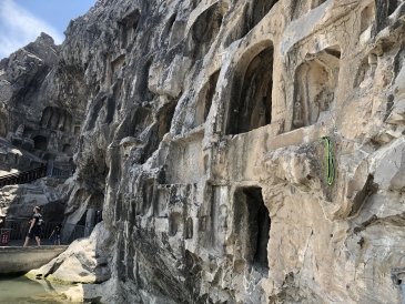 Groty Longmen