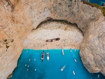 Navagio Beach- Grecja