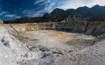 Wulkan na wyspie Nisyros - Grecja
