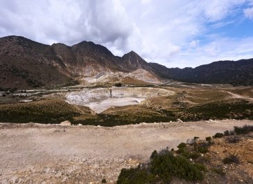 Wulkan na wyspie Nisyros - Grecja