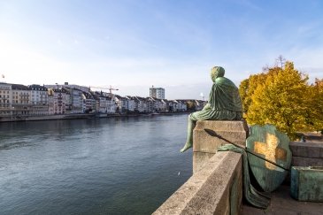 Helvetia Statua