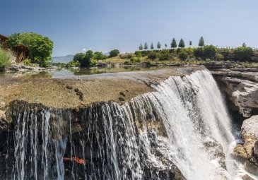 Cijevna Waterfall