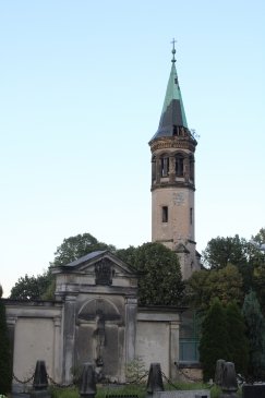 widok na kościół ewangelicki z cmentarza przy kościele Jadwigi _ Miłków_konkurs 4.JPG