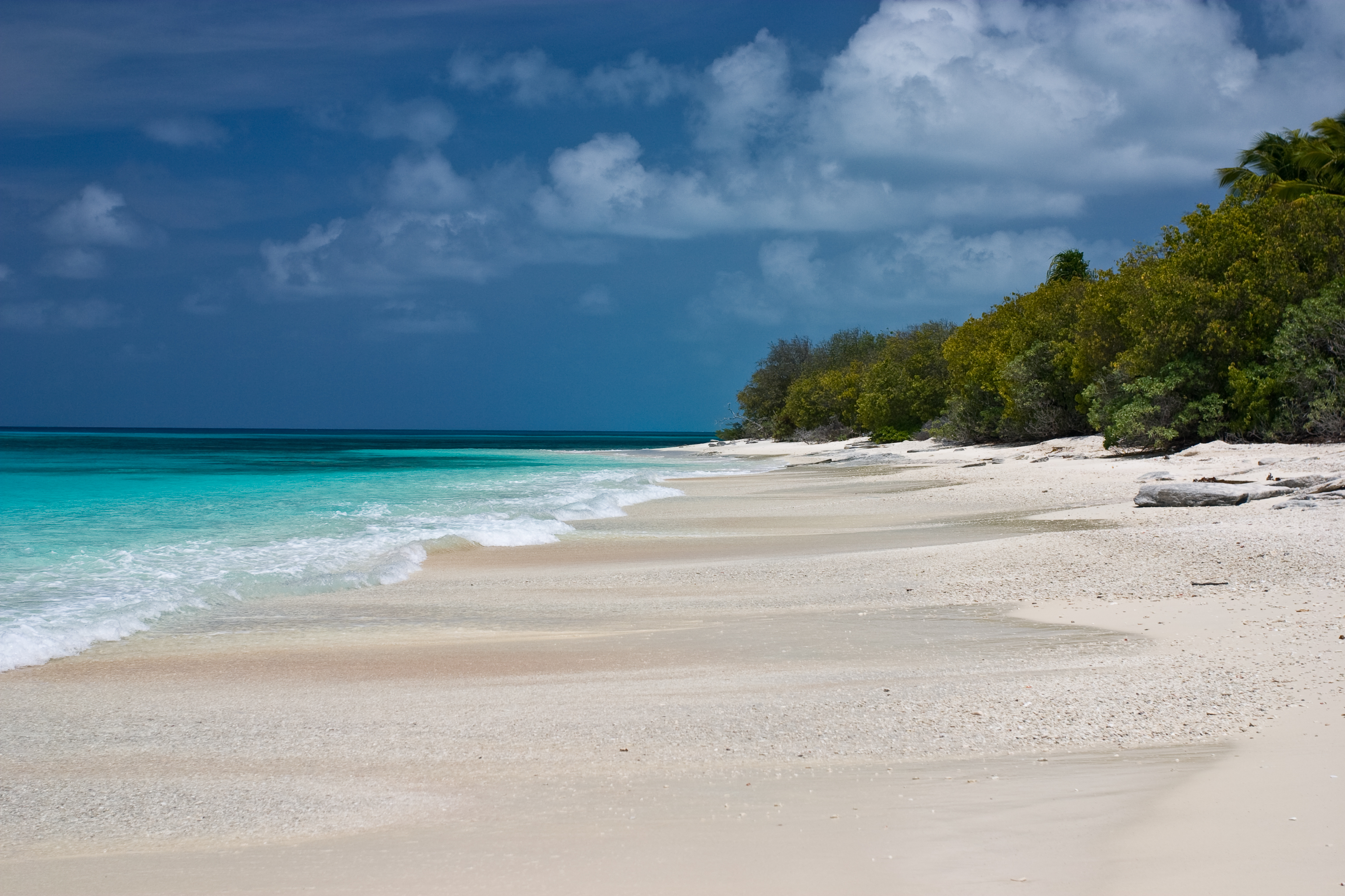 Покажи красивый пляж. Маршалловы острова пляжи. Остров бикини, Маршалловы острова. Атолл на Маршалловых островах.